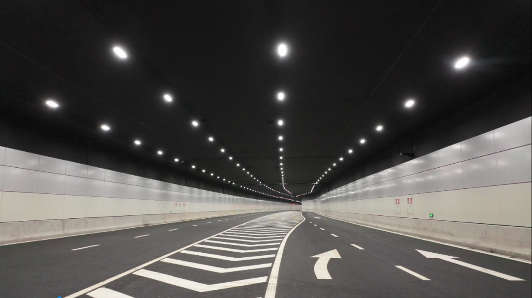 今天1618海口文明东隧道正式通车