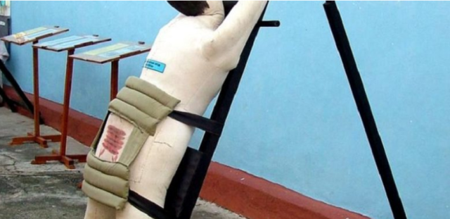 英国强烈谴责犯人家属不满新加坡鞭打英籍毒贩引风波