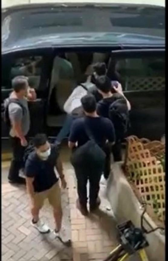▲涉案的入境处职员20日被警方拘捕（港媒）