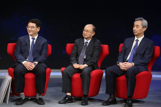 郑忠伟:我个人认为就是发挥制度优势