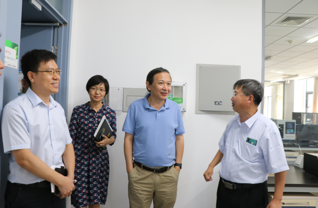 校党委副书记胡英江,陈泮成,副校长陈莉,姜勇,张玉波等校领导分别深入