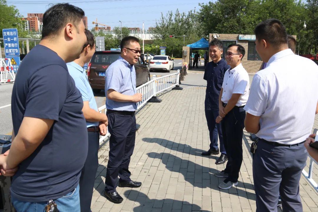 校长夏长亮院士,校党委副书记胡英江,陈泮成,副校长陈莉,姜勇,张玉波