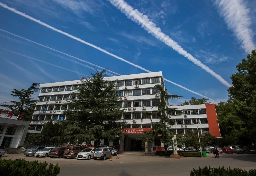 在评论区说出你的夏日故事吧~华中科技大学(ihuster)文案 /  王恺图片