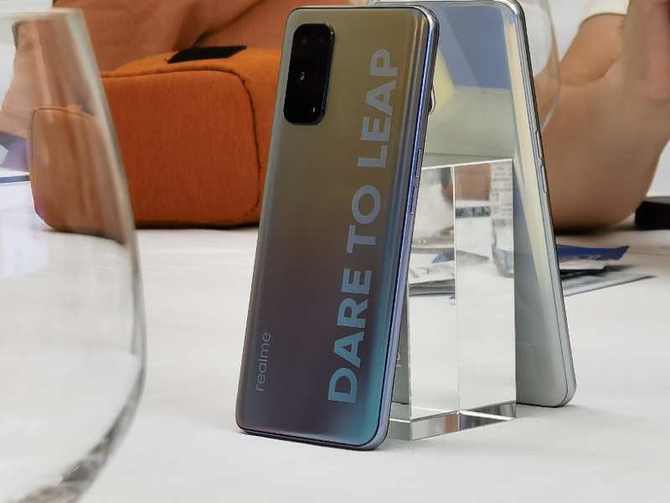 设计越级c位敢出色realme真我x7系列真机曝光