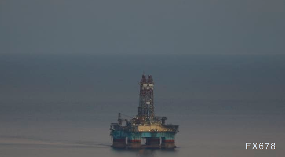 美油42美元上方微升，双飓风迫使炼厂停产