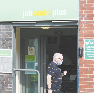 为保就业各国采取了哪些措施(记者观察)