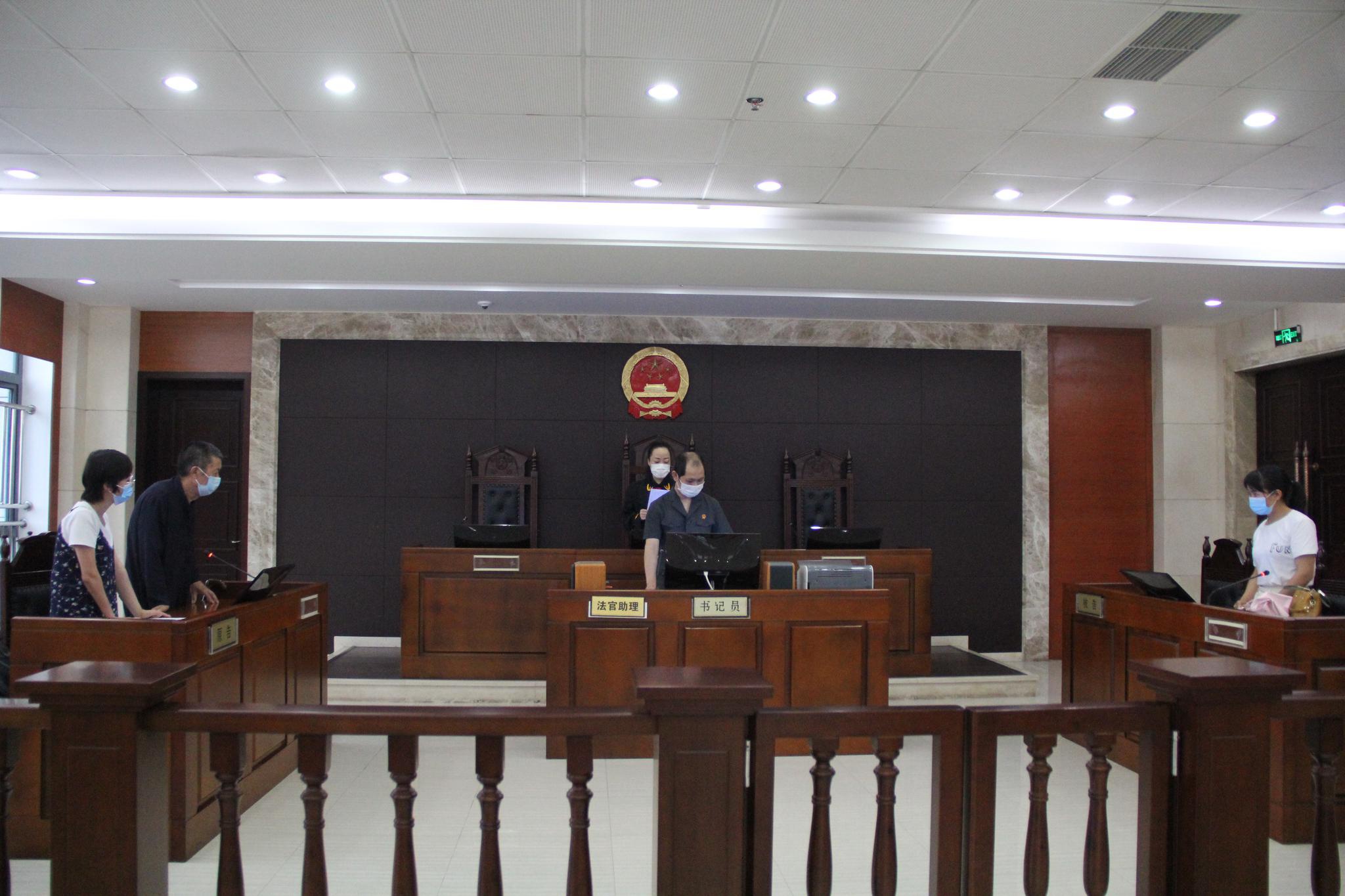 原被告法庭上说瞎话  北碚法院开出"不诚信罚单"