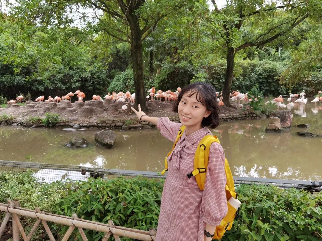 她是交大0001号通知书收件人全能学霸阳光女孩黄登登交大欢迎你