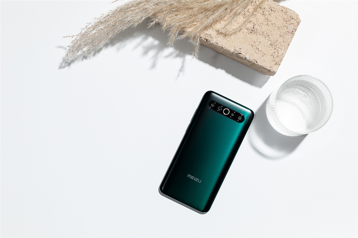 「IT之家」魅族17 AG工艺新配色来袭：星际灰、原野绿上市IT之家2020-08-03 10:42:090阅