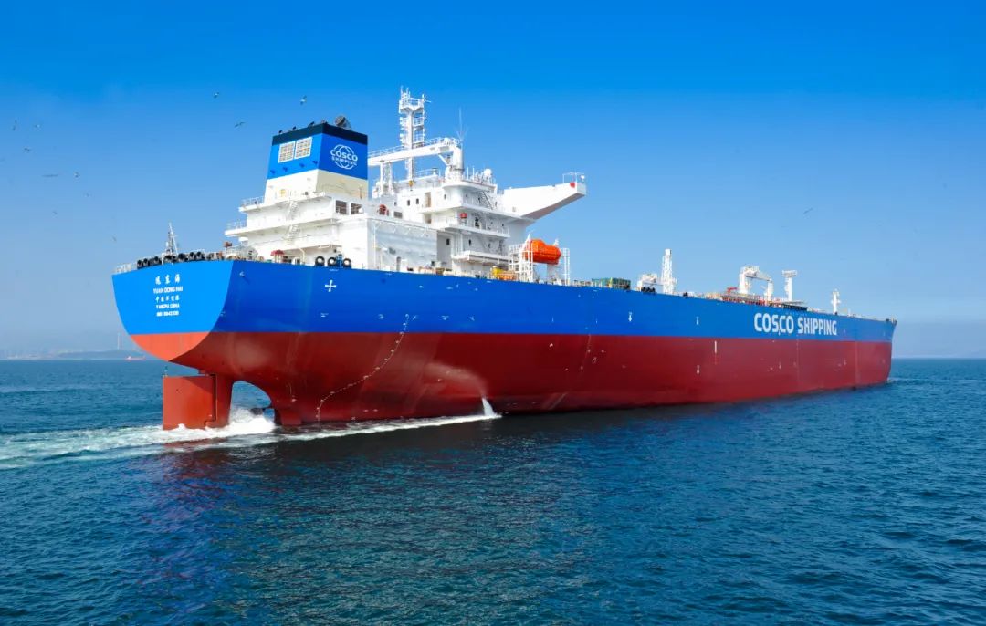 海南迎来以中国洋浦港为船籍港注册登记的最大吨位油轮