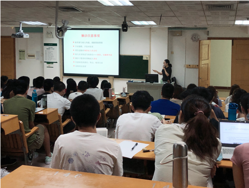 北校园上课场景(弓亦弘摄)