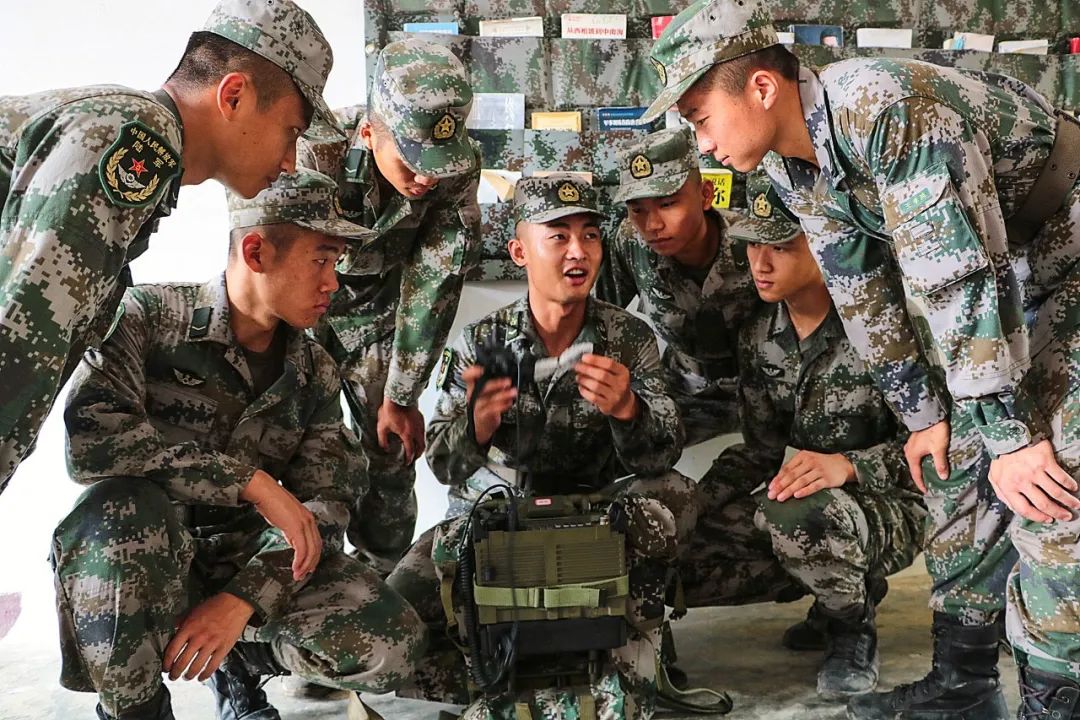 67关注硬核中士班长连续两年侦察专业比武夺魁