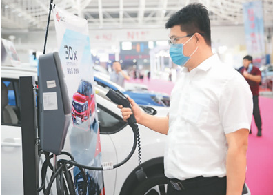 新能源汽车下乡啦！农用车升级为轿车 乡村市场空间大