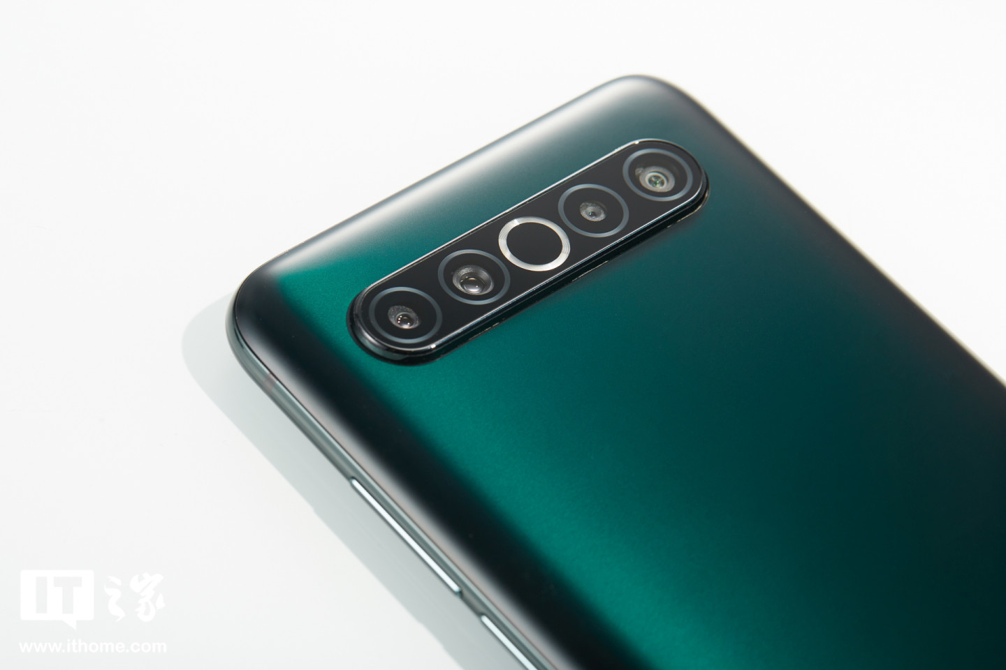 it之家开箱魅族17proag原野绿配色图赏