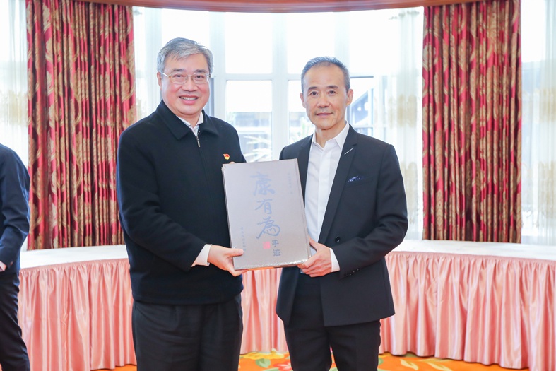 佛山市委书记鲁毅会见王石等深商一行