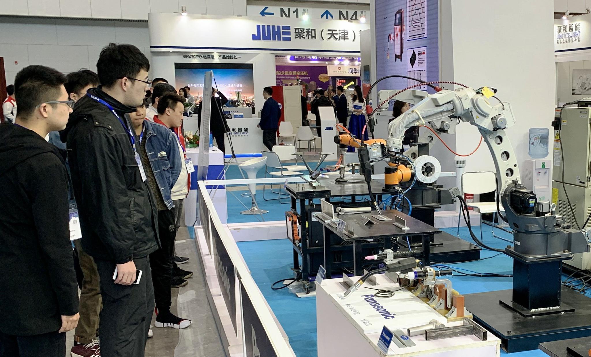 图片来源：新华社