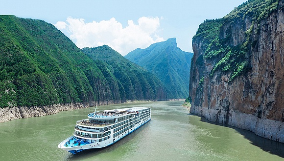 三峡“水上酒店”重开业 中国内河游轮迎来转机
