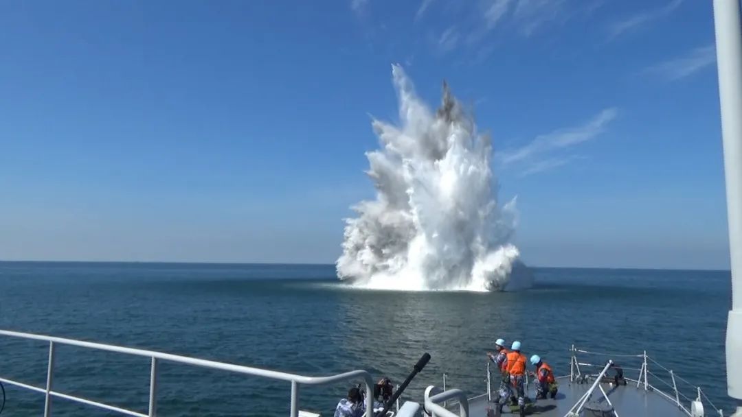 揭秘水下特种兵的危险游戏