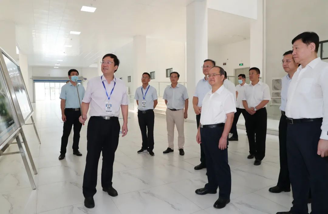 自治区党委书记鹿心社到我校武鸣校区调研
