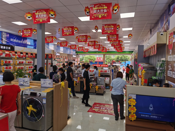 (图:张拓铭的门店内景)