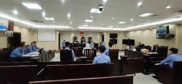 武凤呈受审。据黑龙江省高级人民法院微信公众号