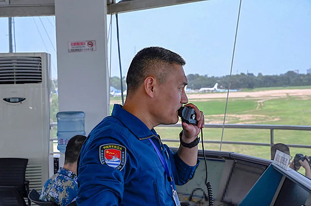 北航某直升机团新飞行员们却需要毅力和勇气的加持但雏鹰向雄鹰的蜕