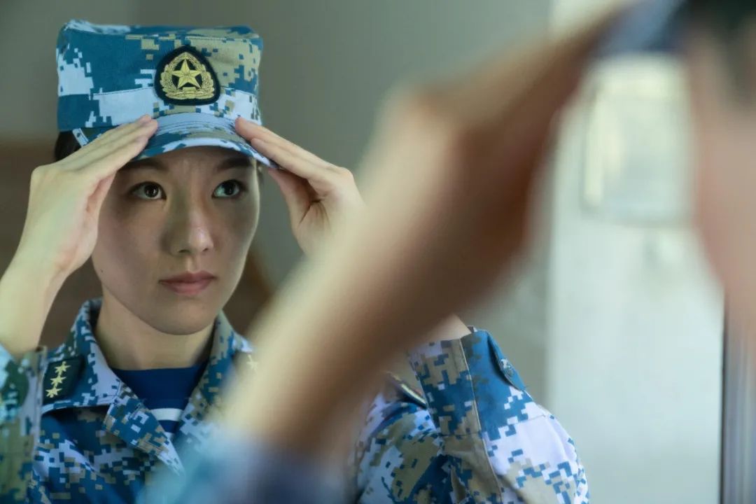 速来围观这位男兵连的女连长到底有多飒