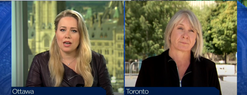 帕蒂⋅哈杜（右）接受加拿大媒体记者梅塞德斯·斯蒂芬森（左）采访 视频截图