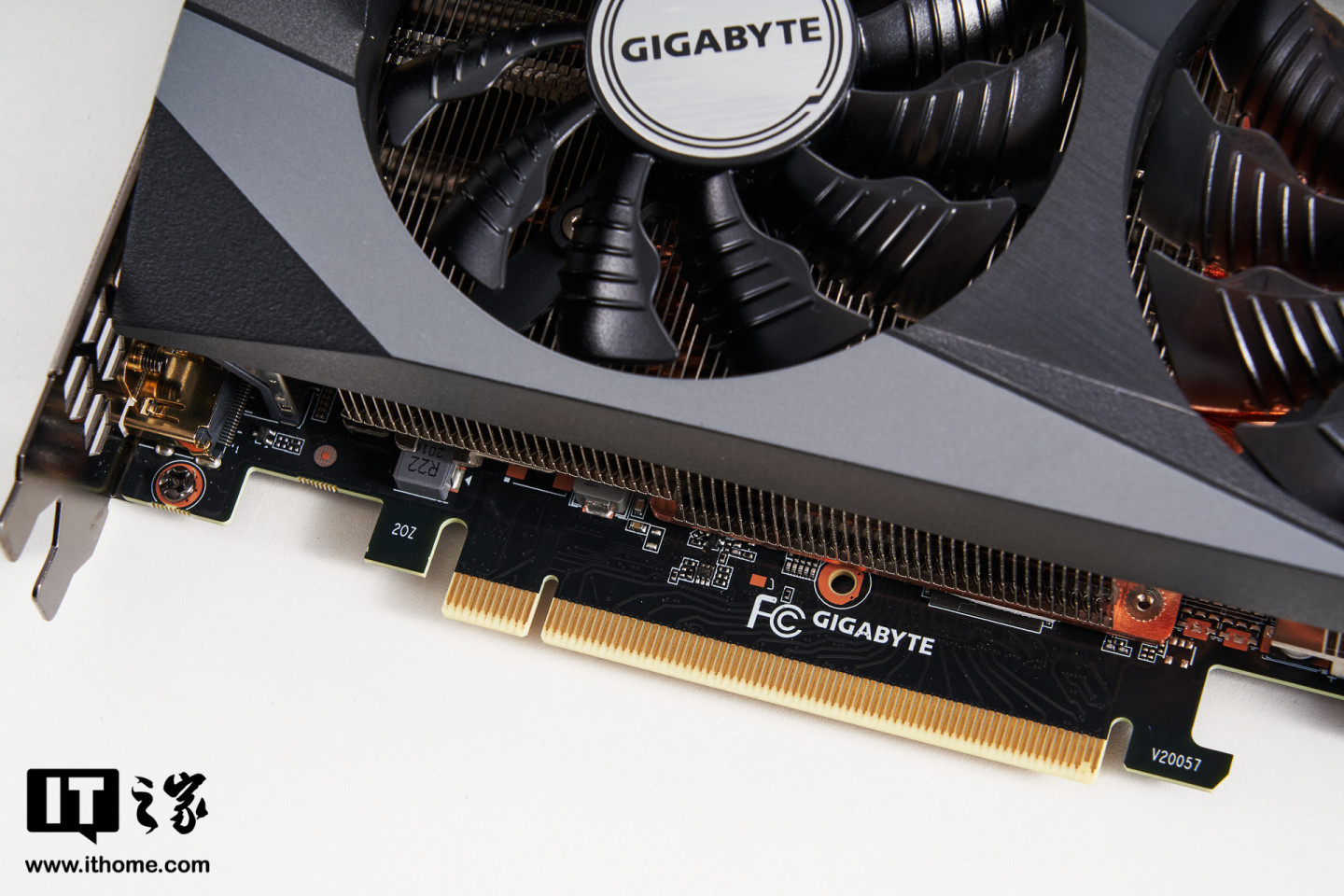 it之家开箱技嘉魔鹰rtx3080图赏