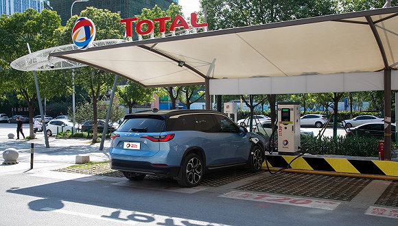 道达尔在中国武汉启动首家充电站 商业车队和私家车主均可使用