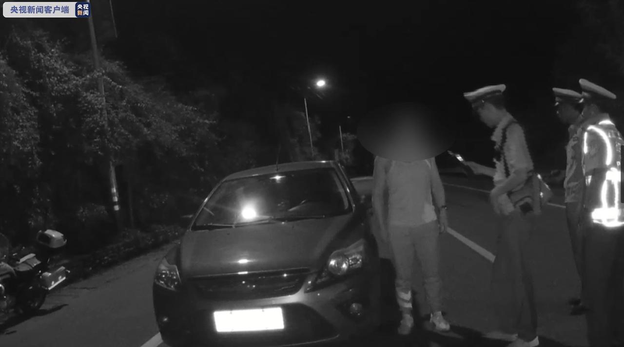 男子酒驾送孕妻就医被查 交警紧急“代驾”