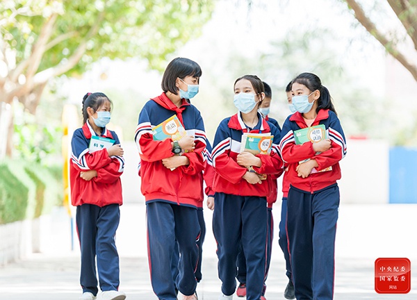 镜头重返校园的莘莘学子