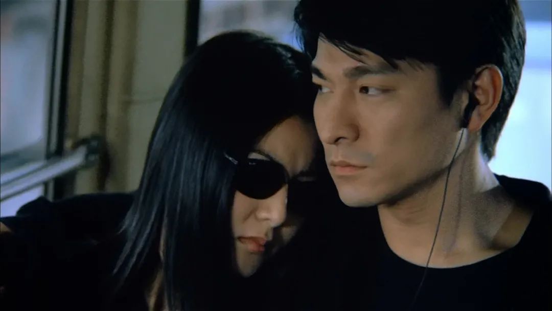 最近,小米发布十年传记《一往无前》.