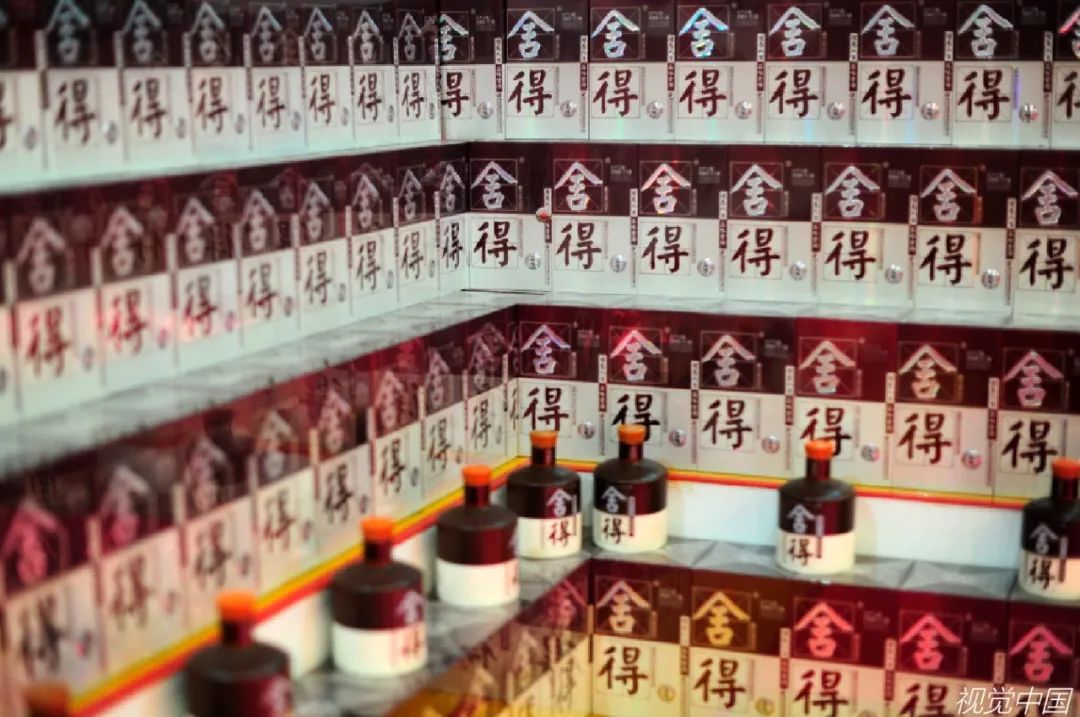 “现金牛”舍得酒业遭戴帽：实控人“背锅”40亿？董事长是其妹夫