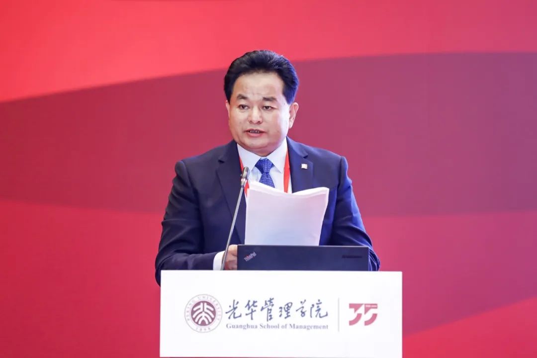 王成利同学发言孙驰同学发言谭月华同学发言在新生代表发言环节,神州