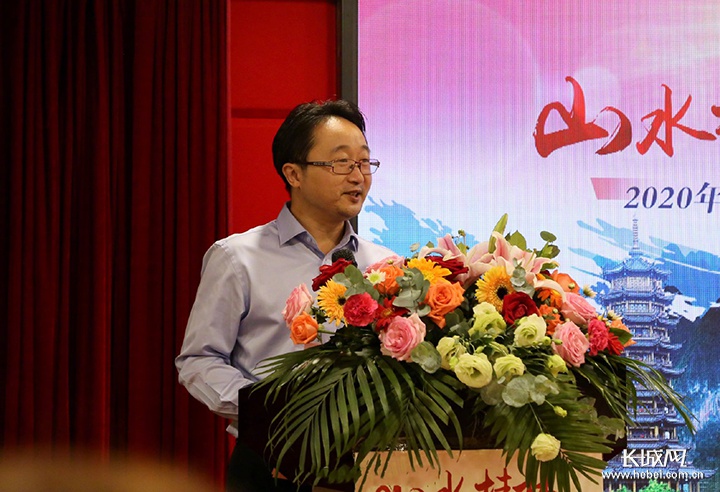桂林市委宣传部副部长、网信办主任蒋桂斌致辞。