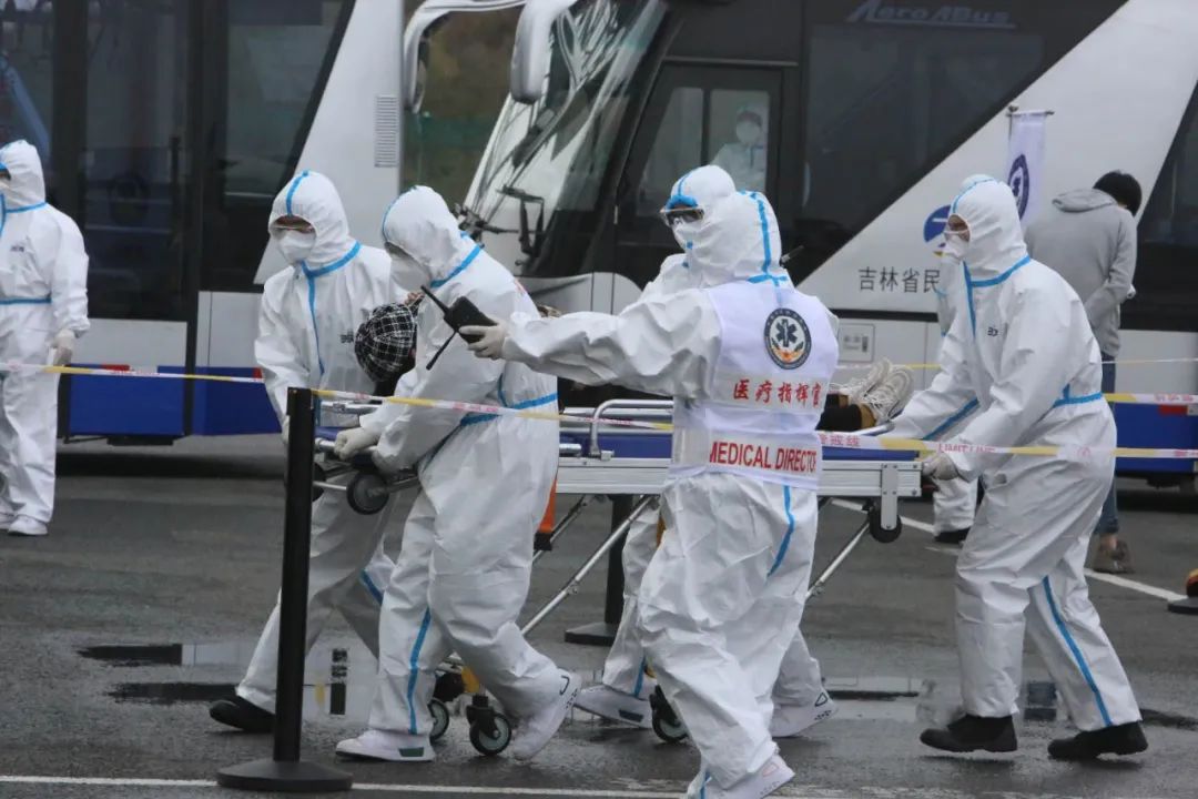 记者采访中了解到,本次演练以新冠疫情防控为背景,以航空器空中遭劫持
