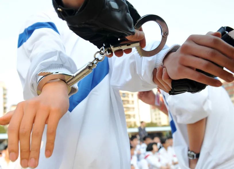 银保监会一处长成“电车之狼” 银保监会回应已立案调查