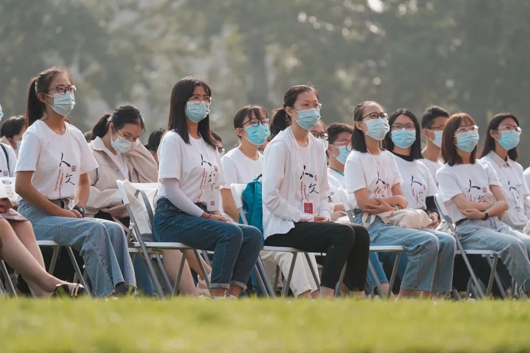 开学啦去感受去奋斗去追寻所热爱