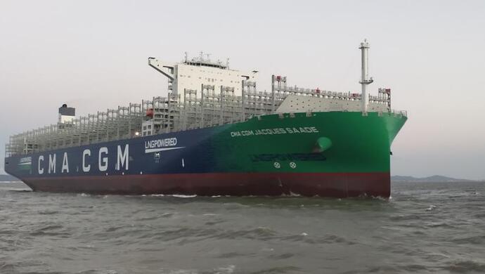 全球最“危险”集装箱船离开洋山港 海事部门正研究新监管机制