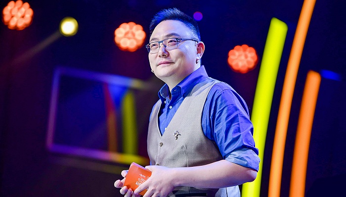罗振宇冲刺创业板 终身教育第一股 思维造物拟募资10 37亿 创业板 罗辑思维 罗振宇 新浪科技 新浪网