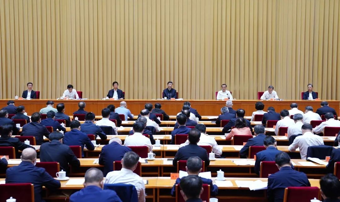 9月25日至26日，第三次中央新疆工作座谈会在北京召开。中共中央总书记、国家主席、中央军委主席习近平出席会议并发表重要讲话。新华社记者 王晔 摄
