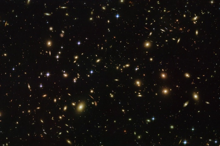 Abel2163 星系群（来自：ESA / 哈勃 / NASA）