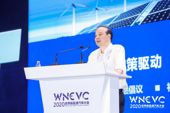 宁德时代曾毓群:投资不足 中国新能源汽车产业恐掉队