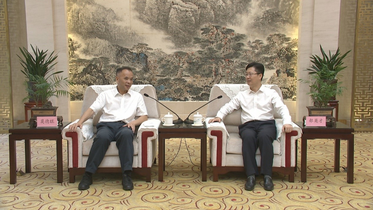 中国国新党委委员,纪委书记王黎晓,襄阳市政府