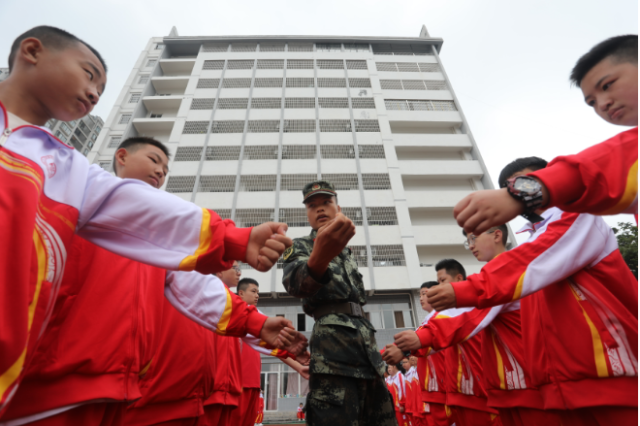 毕节一中2020届高二_毕节一中高二学生独获6项发明专利,获清华北大自主(2)