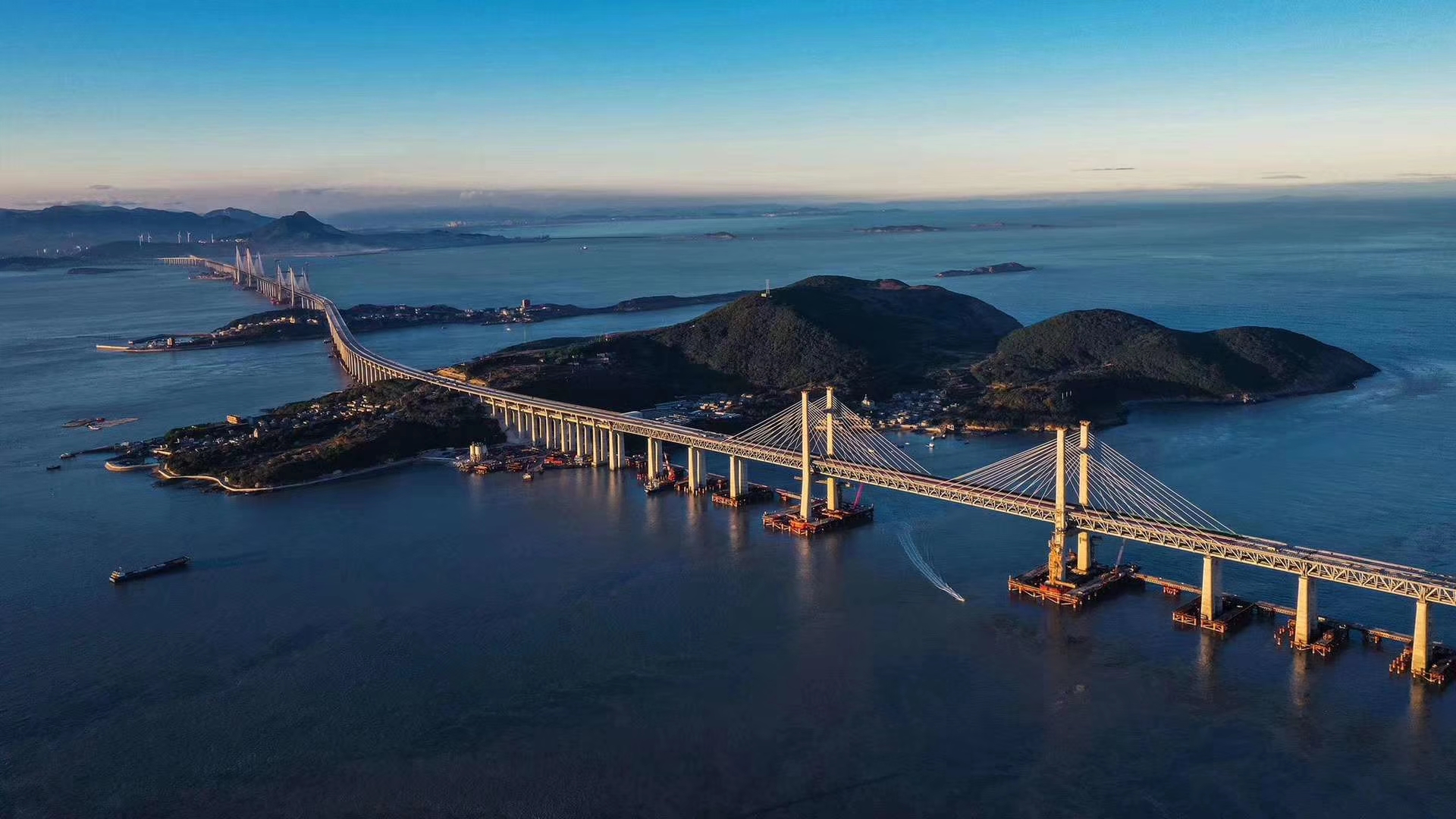 平潭海峡公铁两用大桥即将完成静态验收