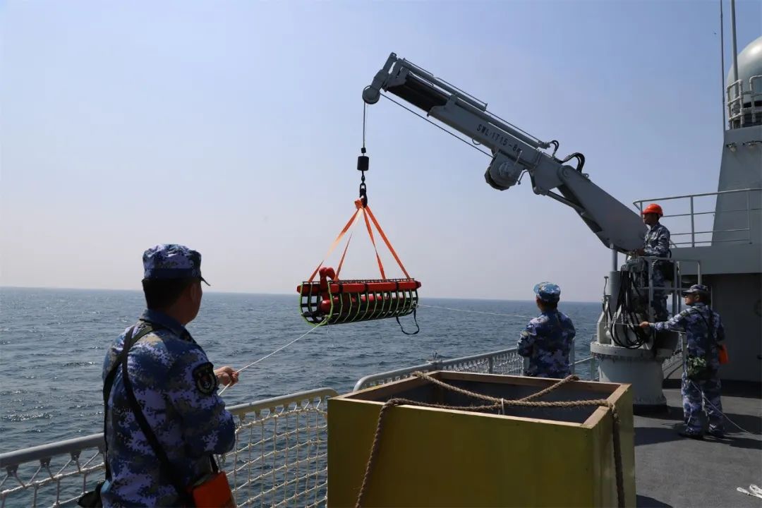 国庆主题教育等系列活动74某防空旅组织"我爱你 中