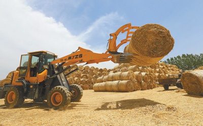 我国秸秆产业化之路：用秸秆提取物做纺织品 附加值提升超10倍