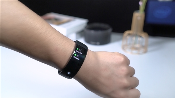 2.07英寸柔性曲面屏！华米Amazfit X 概念手表体验视频